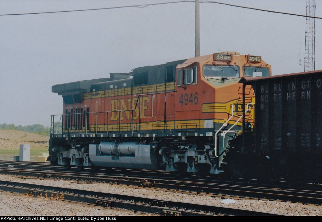 BNSF 4946 DPU